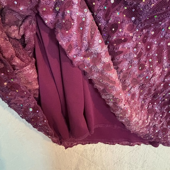 Dressbarn Sparkly Purple Sequin Lace 3/4 Sleeve Top – Party • Fits M–XL - Picture 5 of 9